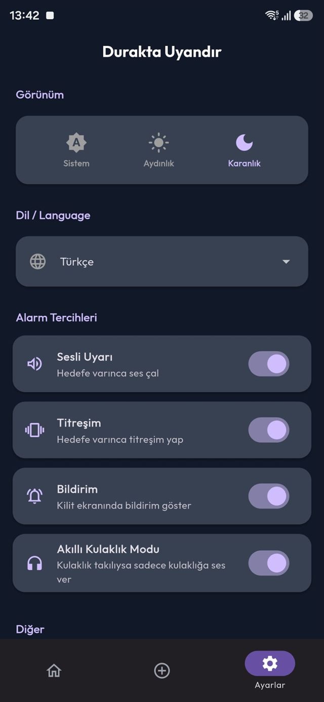 Ayarlar ekranı: sesli uyarı, titreşim, bildirim ve akıllı kulaklık modu anahtarları